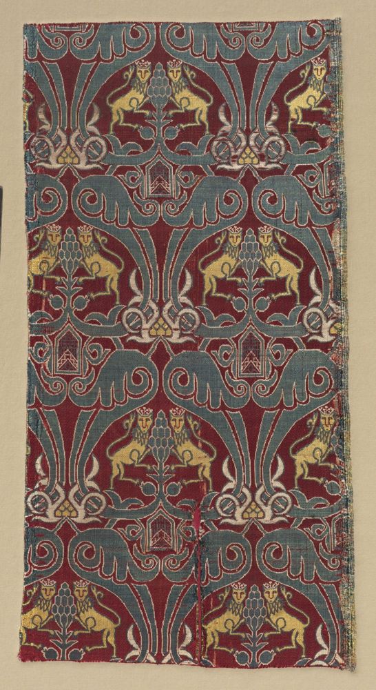 Fragment with crowned lions, palmettes, and escutcheons, Cleveland Museum of Art